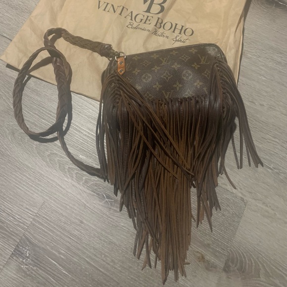 Authentic Louis Vuitton purse - Picture 2 of 10